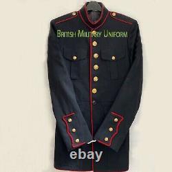Nouvelle veste militaire pour homme en laine bleue avec finitions rouges en solde avec livraison accélérée.